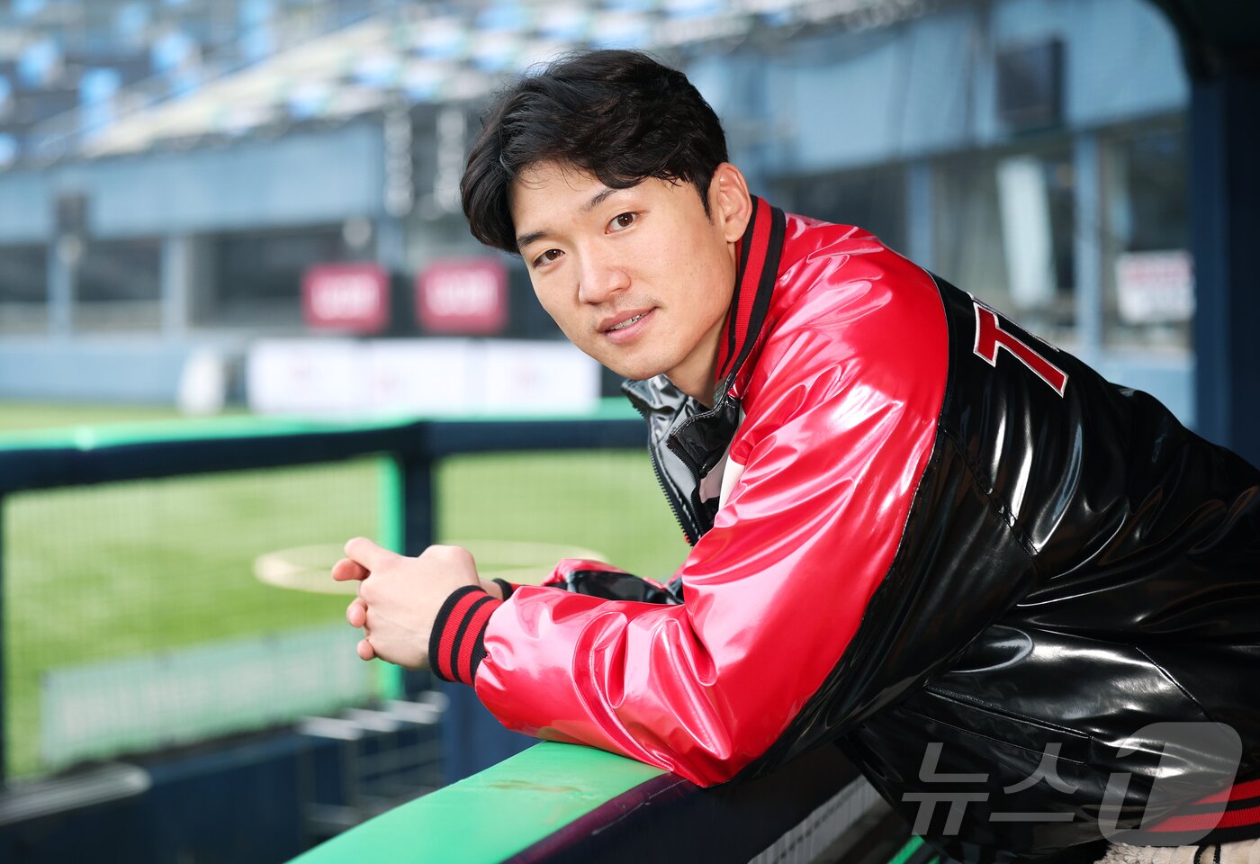 본문 이미지 - LG 트윈스 박해민이 서울 잠실야구장에서 인터뷰 전 포즈를 취하고 있다. ⓒ News1 권현진 기자