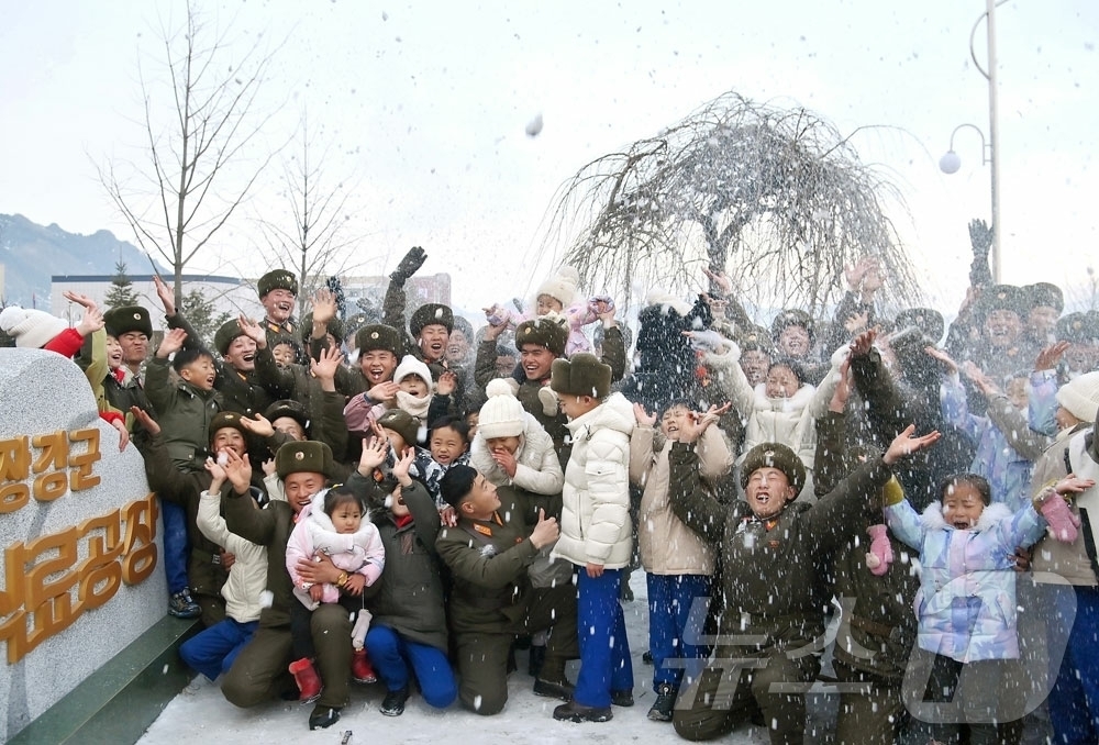 (평양 노동신문=뉴스1) = 북한 노동당 기관지 노동신문은 전날인 18일 장강군 지방공업공장 준공식이 성대히 진행됐다고 19일 보도했다. [국내에서만 사용가능. 재배포 금지. DB …