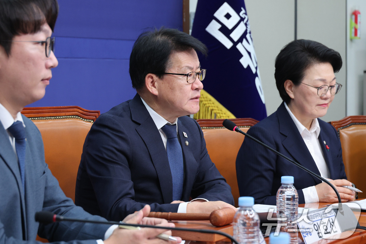 (서울=뉴스1) 신웅수 기자 = 임호선 위원장이 19일 서울 여의도 국회에서 열린 더불어민주당 중앙당 예비후보자자격심사위원회 제1차 회의에서 발언하고 있다. 2025.12.19/뉴 …