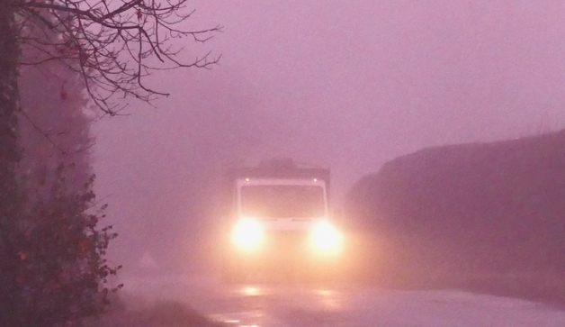 영국 하늘 덮은 '분홍빛 안개'…"광학적 현상일 뿐, 위험신호 아니다는데"