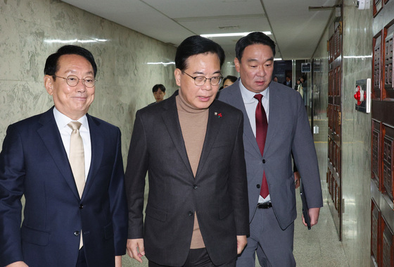 원내대책회의 참석하는 송언석