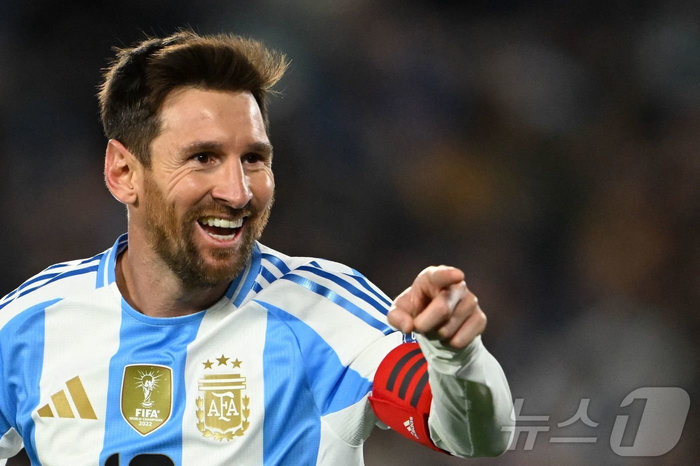 본문 이미지 - 리오넬 메시는 여전히 아르헨티나 축구대표팀의 에이스로 활약 중이다. ⓒ AFP=뉴스1