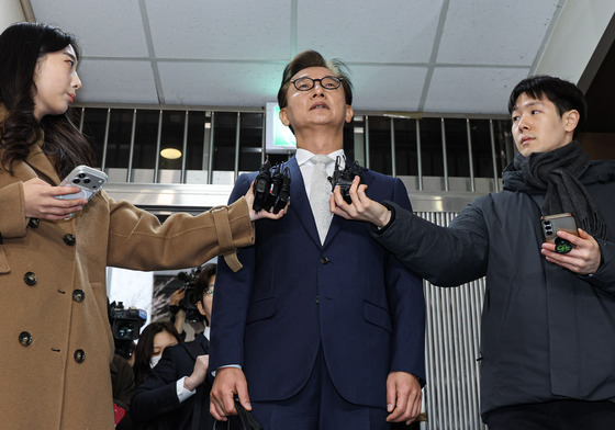 금품수수 의혹 부정하는 전재수 전 장관