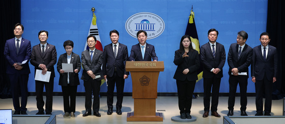 대전·충남 통합 환영하는 민주당 의원들