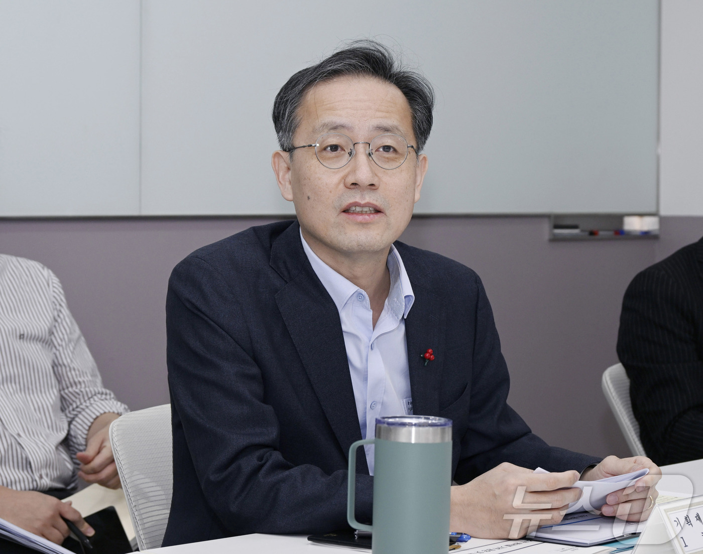 (서울=뉴스1) = 이형일 기획재정부 1차관이 19일 오전 서울 종로구 정부서울청사에서 열린 '제62차 물가관계차관회의'를 주재하고 있다. (기획재정부 제공. 재판매 및 DB 금지 …