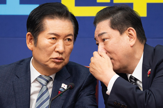 정청래·김병기 '귀엣말'