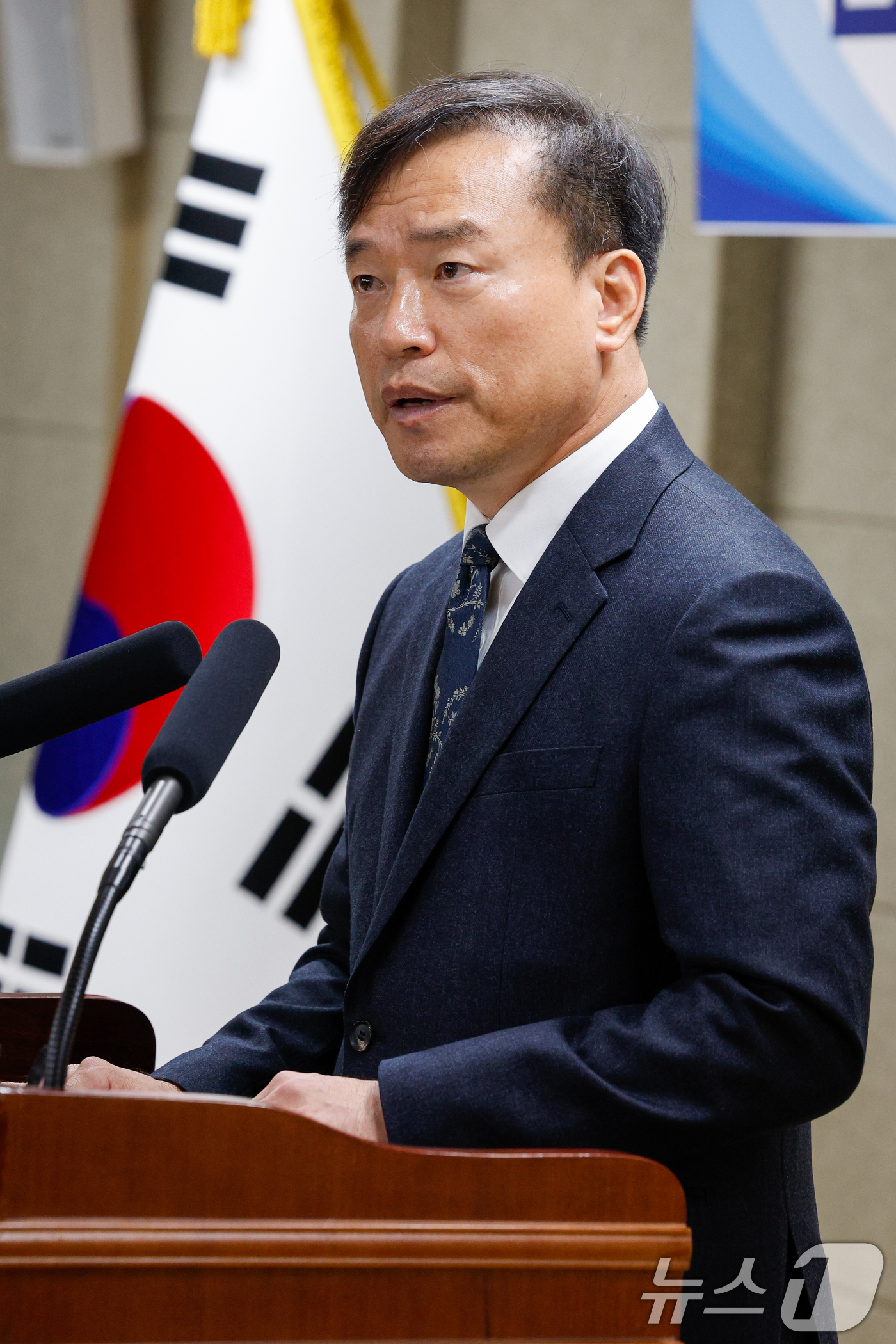 (과천=뉴스1) 안은나 기자 = 김종철 초대 방송미디어통신위원회 위원장이 19일 오전 정부과천청사 방미통위에서 열린 취임식에서 취임사를 하고 있다. 2025.12.19/뉴스1