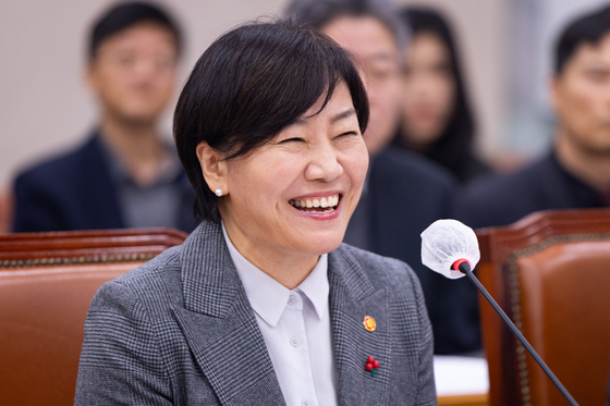 송미령 농림장관 "여성농업인의 건강하고 안정적인 영농 활동 보장"