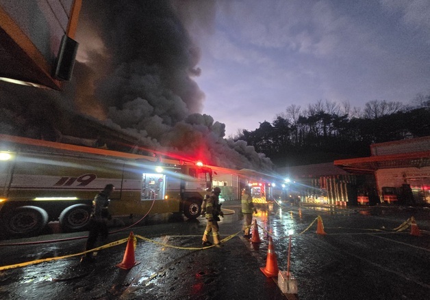 보은 김치 제조 공장 화재…5시간만에 완진(종합)