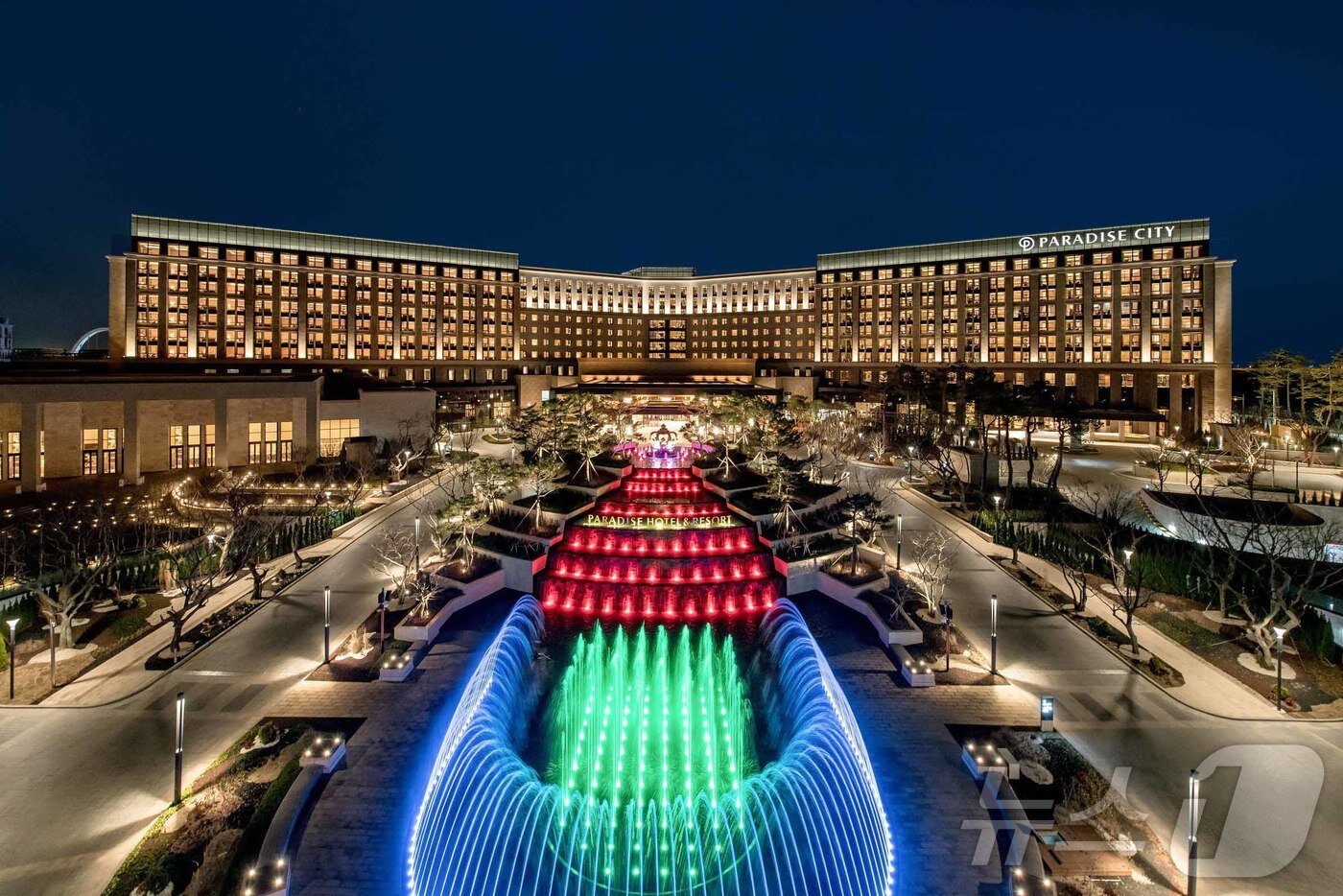 본문 이미지 - 인천 영종도의 국내 대표 복합리조트인 파라다이스시티(파라다이스 제공)