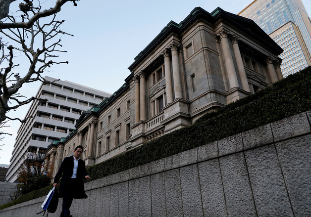 日 장기금리 '마의 2%' 돌파… 19년 만에 최고, 재정 불안에 직격탄