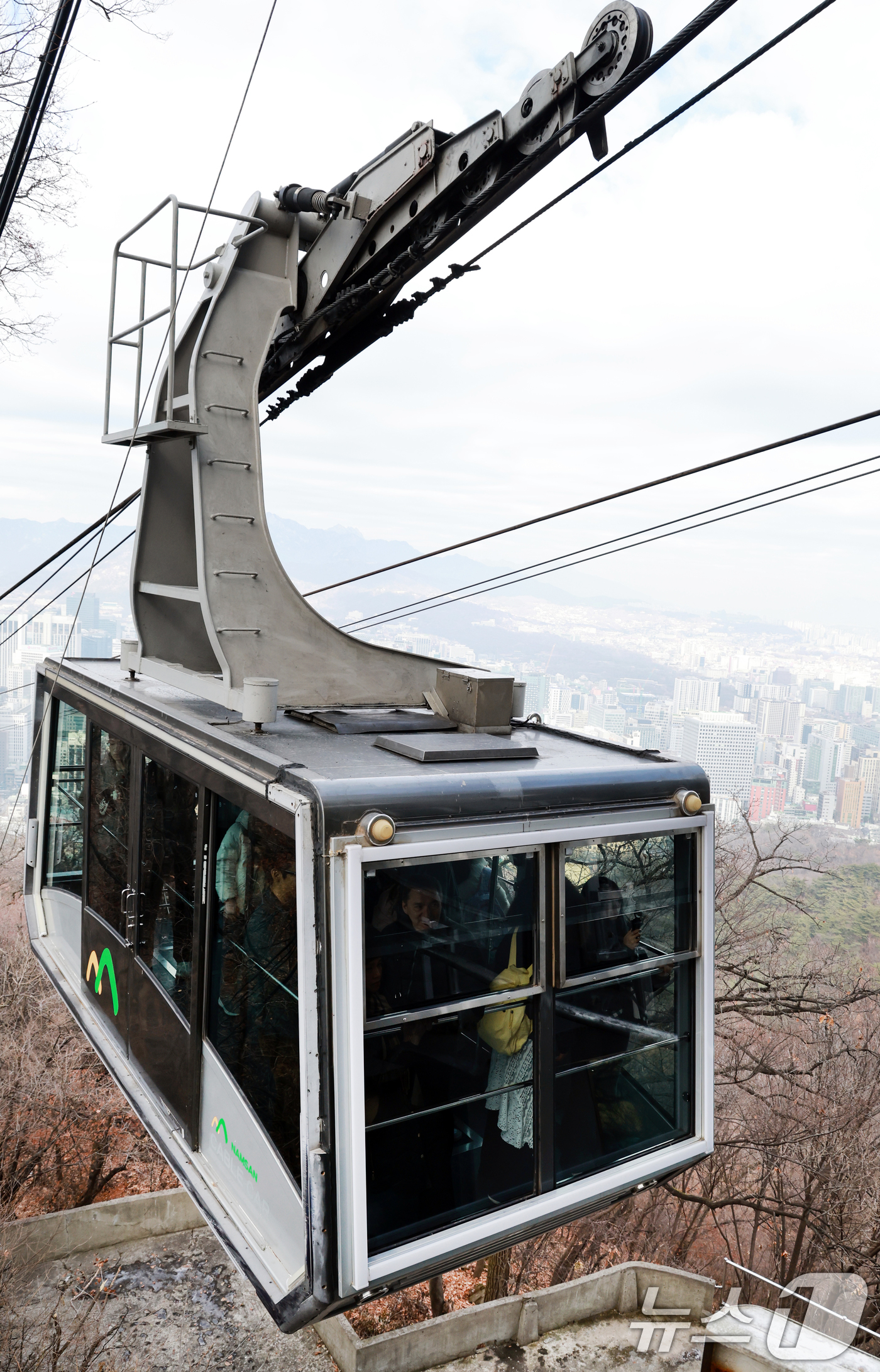 (서울=뉴스1) 이호윤 기자 = 19일 서울행정법원은 남산 곤돌라 도시관리계획 변경 결정 처분 취소 판결을 내렸다. 이에 서울시는 대해 공익성이 배제된 판결이라며 즉시 항소하겠다고 …
