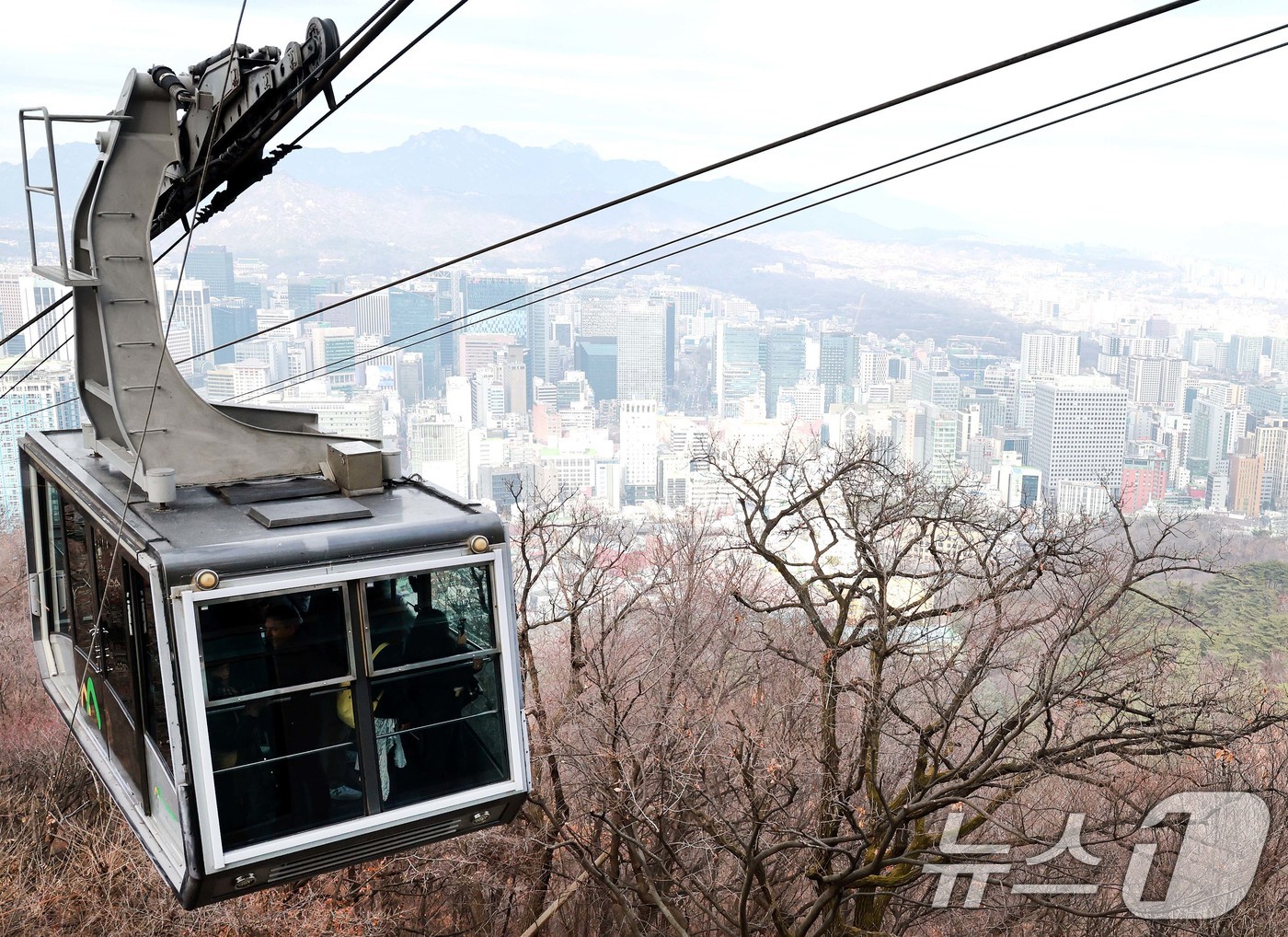 (서울=뉴스1) 이호윤 기자 = 19일 서울행정법원은 남산 곤돌라 도시관리계획 변경 결정 처분 취소 판결을 내렸다. 이에 서울시는 대해 공익성이 배제된 판결이라며 즉시 항소하겠다고 …