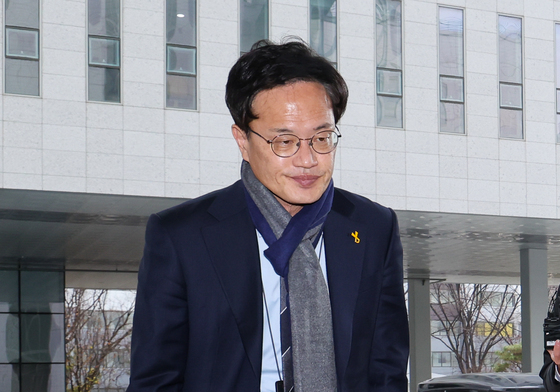 1심 선고 공판 향하는 박주민 의원