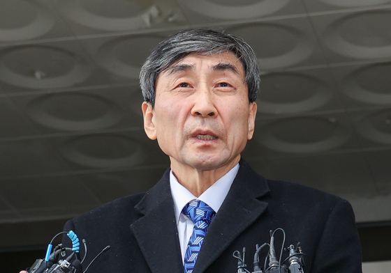 답변하는 이종걸 전 의원