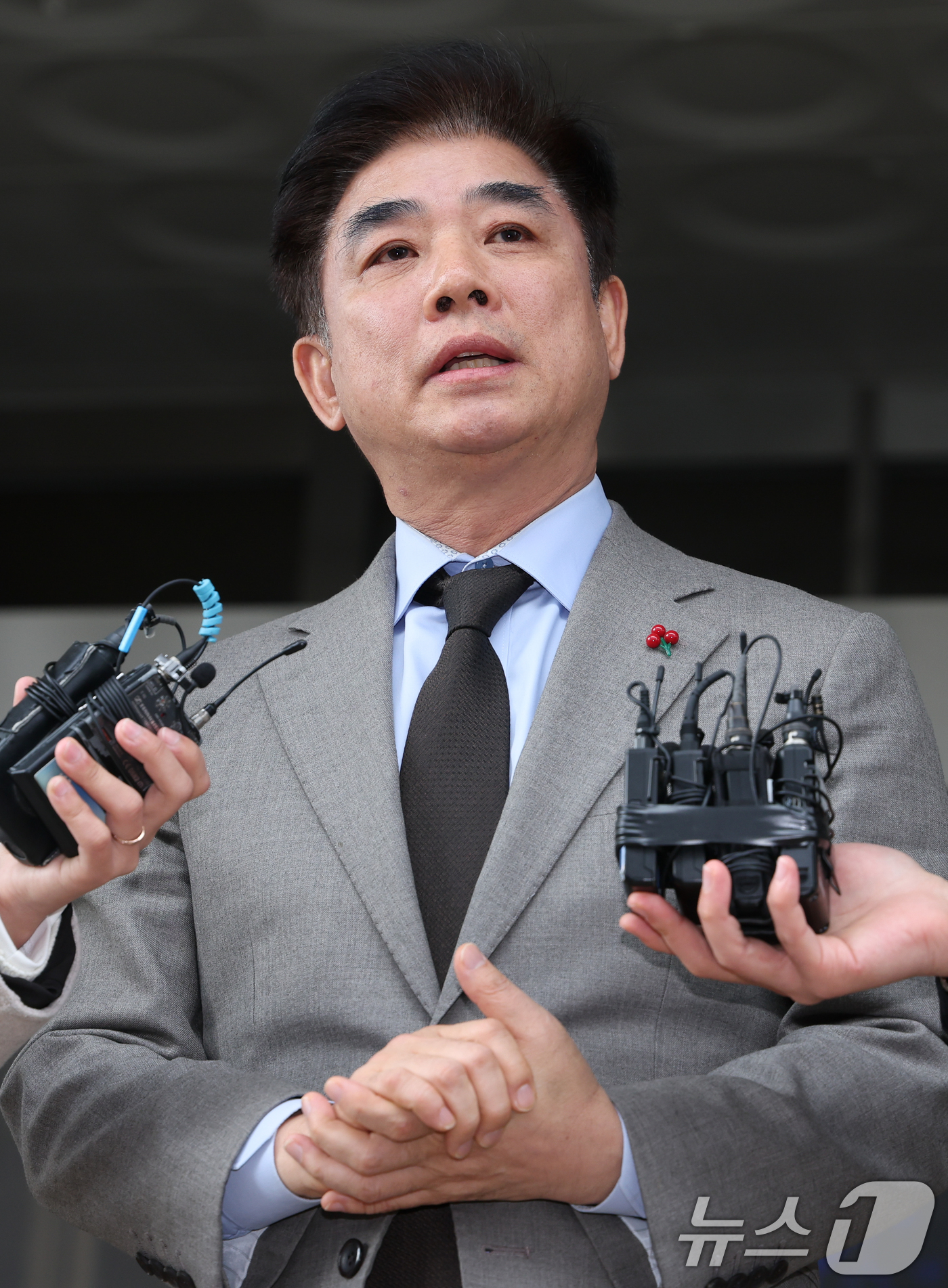 (서울=뉴스1) 안은나 기자 = 김병욱 대통령실 정무비서관이 19일 오후 서울 양천구 남부지방법원에서 국회 패스트트랙(신속처리안건) 충돌 사건 관련, 폭력 행위 등 처벌에 관한 법 …