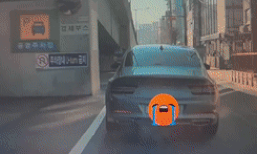 "살인 미수급 사고, 책임자 찾아라"…압구정역 인근 도로 낙하물 아찔[영상]