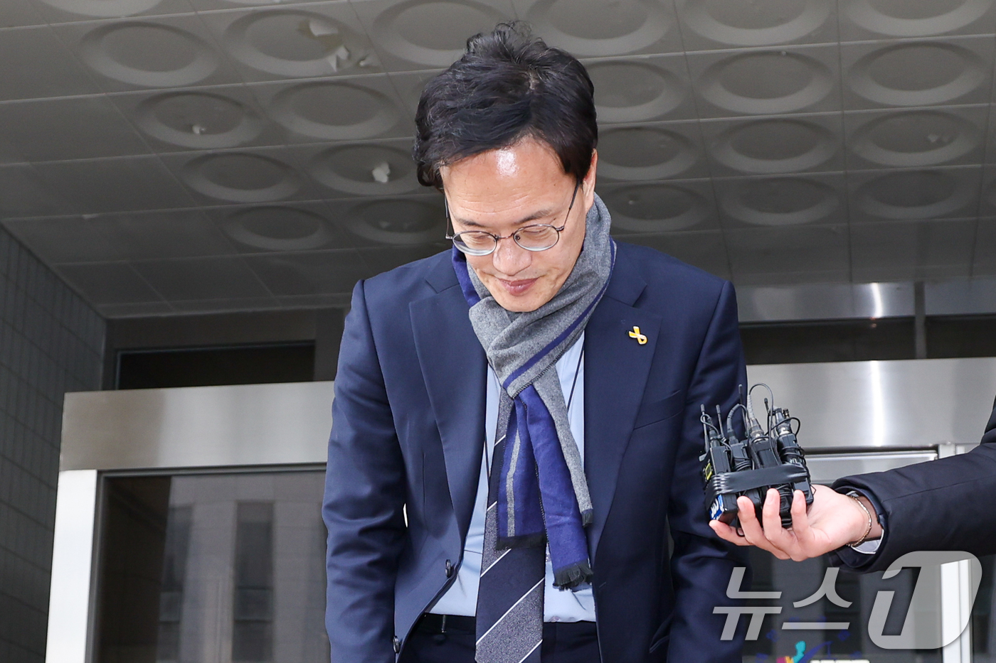 (서울=뉴스1) 안은나 기자 = 박주민 더불어민주당 의원이 19일 오후 서울 양천구 남부지방법원에서 열린 국회 패스트트랙(신속처리안건) 충돌 사건 관련, 폭력 행위 등 처벌에 관한 …