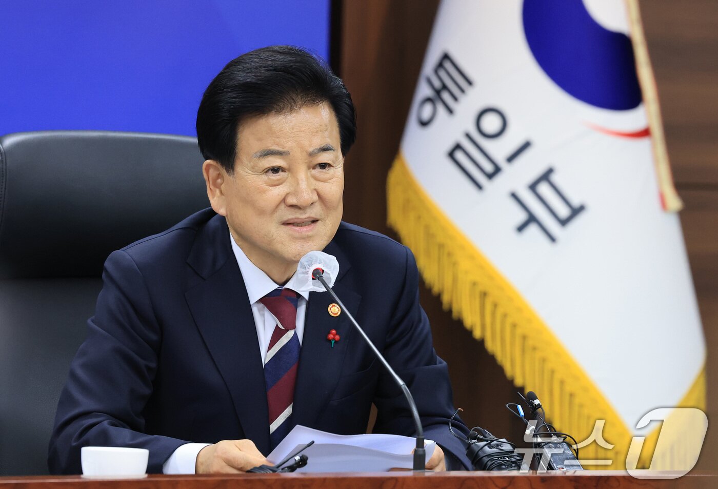 본문 이미지 - 정동영 통일부 장관이 19일 서울 종로구 정부서울청사에서 업무보고 사후 브리핑을 하고 있다. 2025.12.19/뉴스1 ⓒ News1 임세영 기자