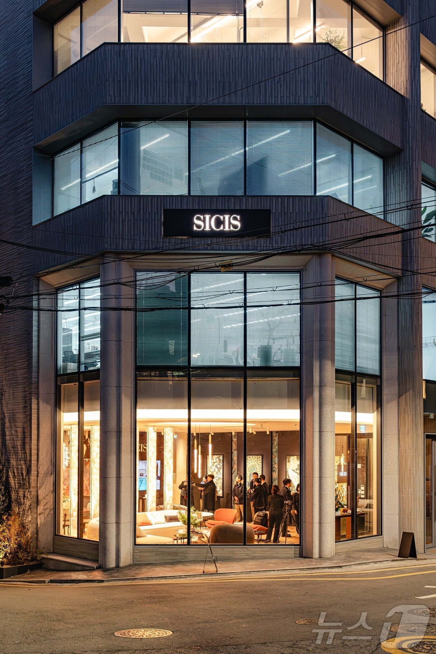 본문 이미지 - 시치스 서울 쇼룸 외부 전경(시치스 제공)