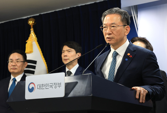 정성호 "김건희 면죄부 준 檢, 처절한 반성해야"…3대 특검 종료에 페북 글