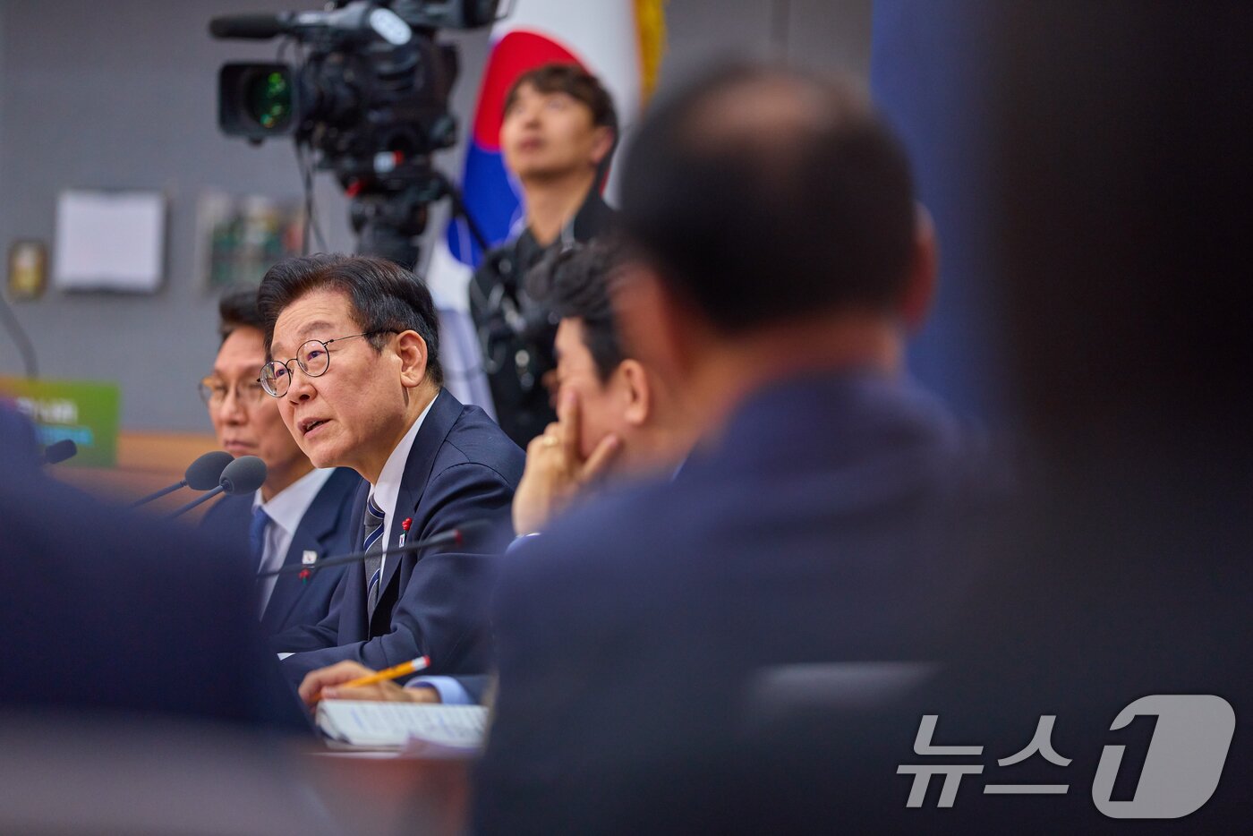 본문 이미지 - 이재명 대통령이 업무보고에서 발언하고 있다. (대통령실 제공. 재판매 및 DB 금지) 2025.12.19/뉴스1 ⓒ News1 허경 기자