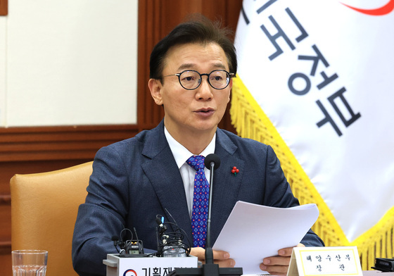 '박형준과 접전중인데' 전재수 장관 통일교 의혹에 부산시장 선거 구도 요동?