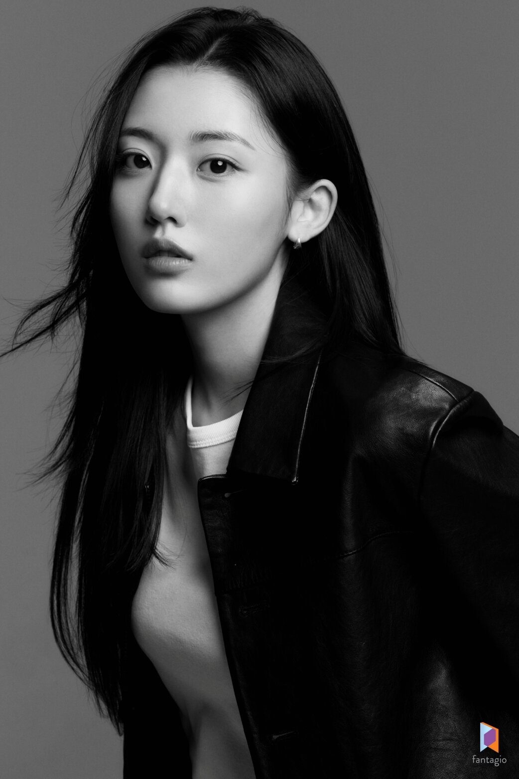 본문 이미지 - 정다빈/ 판타지오