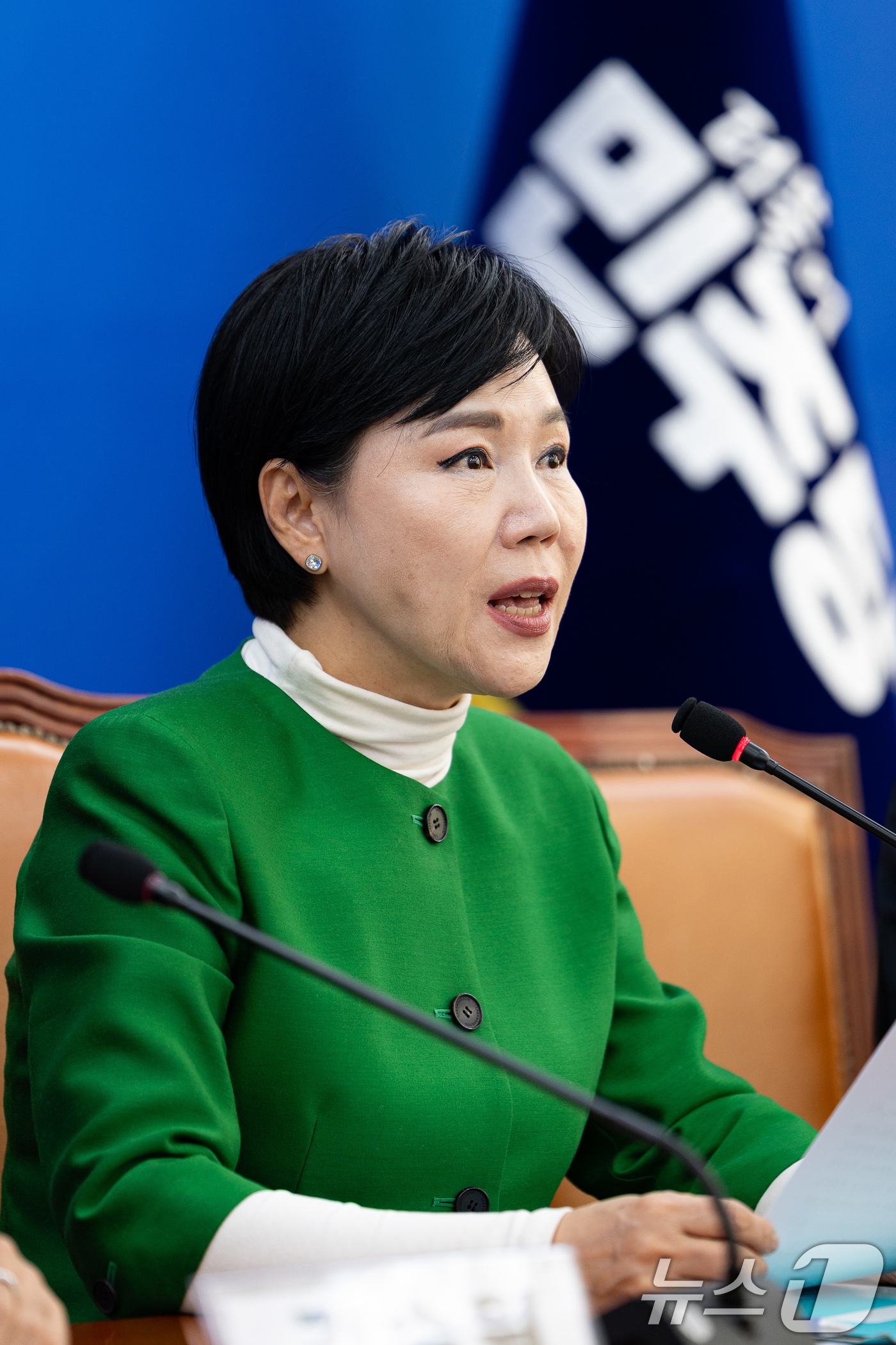 (서울=뉴스1) 유승관 기자 = 전현희 더불어민주당 사법불신 극복 사법행정 정상화 TF 단장이 2일 서울 여의도 국회에서 열린 사법행정 정상화 TF 개혁안 보고회에서 모두 발언을 …