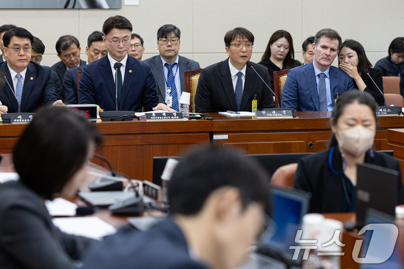 (서울=뉴스1) 이승배 기자 = 박대준 쿠팡 대표이사가 2일 서울 여의도 국회에서 열린 제429회국회(정기회) 과학기술정보방송통신위원회 제18차 전체회의에 출석해 의원 질의에 답변 …