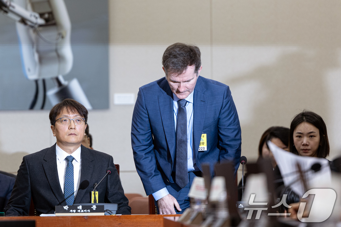 (서울=뉴스1) 이승배 기자 = 브랫 매티스 쿠팡 최고정보보호책임자(CISO)가 2일 서울 여의도 국회에서 열린 제429회국회(정기회) 과학기술정보방송통신위원회 제18차 전체회의에 …