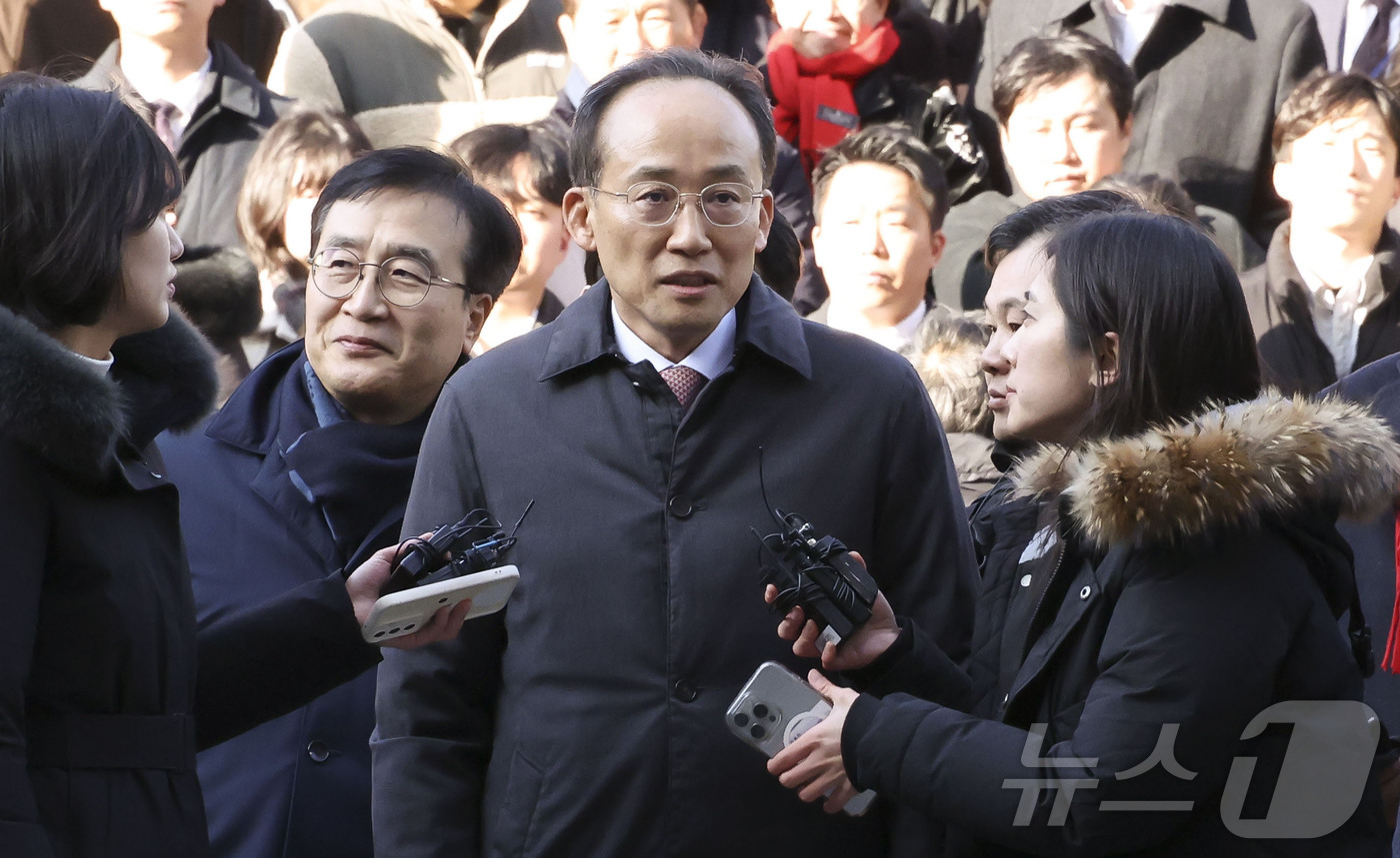 (서울=뉴스1) 오대일 기자 = 계엄 해제 표결 방해 혐의을 받는 추경호 전 국민의힘 원내대표가 2일 오후 서울 서초구 서울중앙지법에서 열린 영장실질심사(구속 전 피의자 심문)에 …