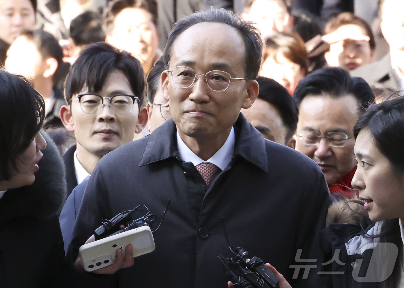 (서울=뉴스1) 오대일 기자 = 계엄 해제 표결 방해 혐의을 받는 추경호 전 국민의힘 원내대표가 2일 오후 서울 서초구 서울중앙지법에서 열린 영장실질심사(구속 전 피의자 심문)에 …