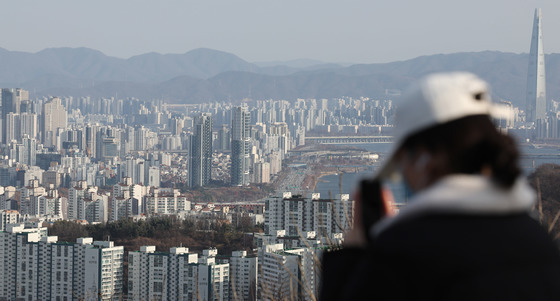 "빚은 월급으로, 생활비는 부모카드"…강남 아파트 '꼼수 증여' 전수 검증