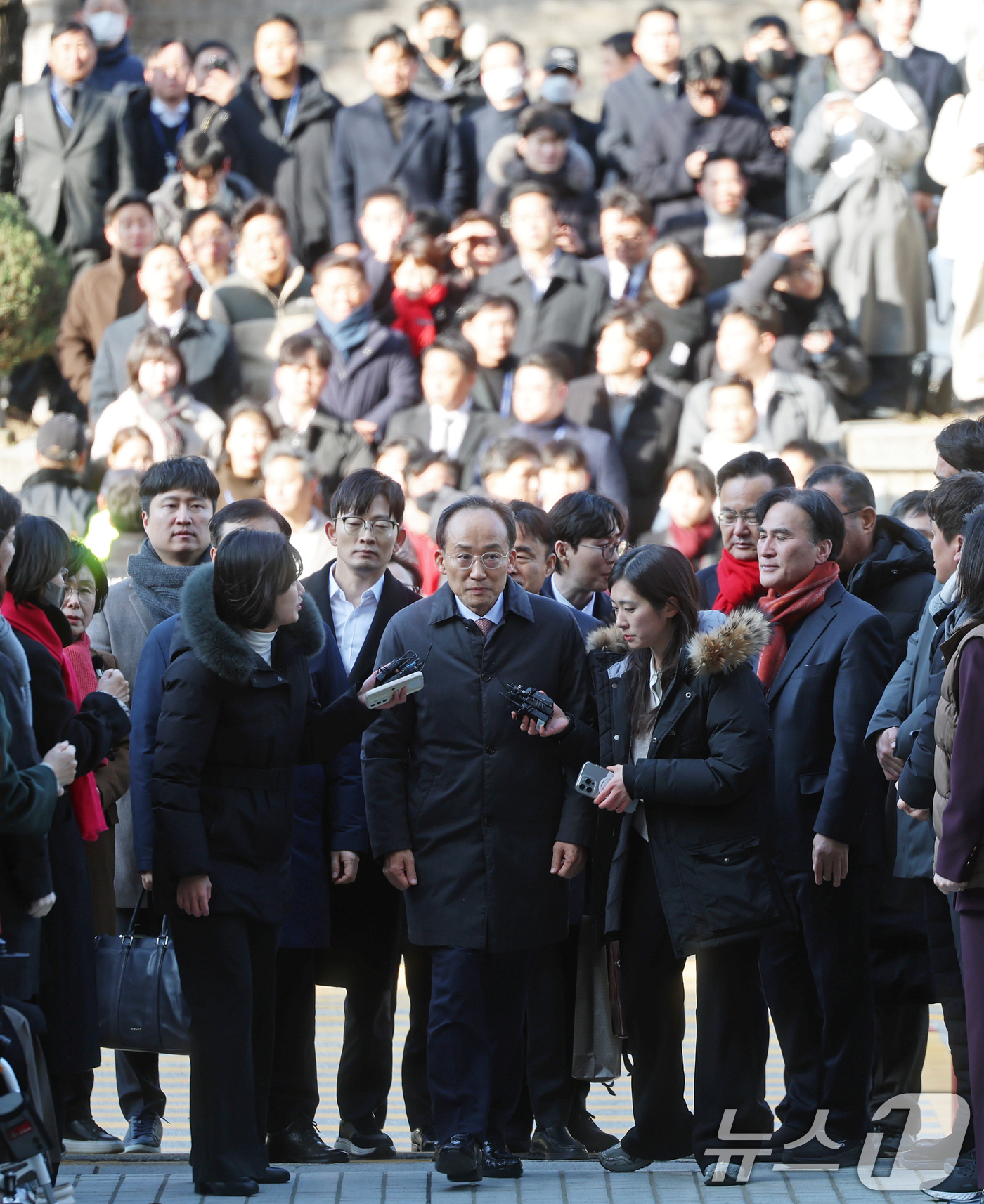 (서울=뉴스1) 오대일 기자 = 12·3 비상계엄 해제 요구안 표결 방해 의혹을 받는 추경호 국민의힘 의원이 2일 오후 서울 서초구 서울중앙지법에서 열린 구속 전 피의자 심문(영장 …