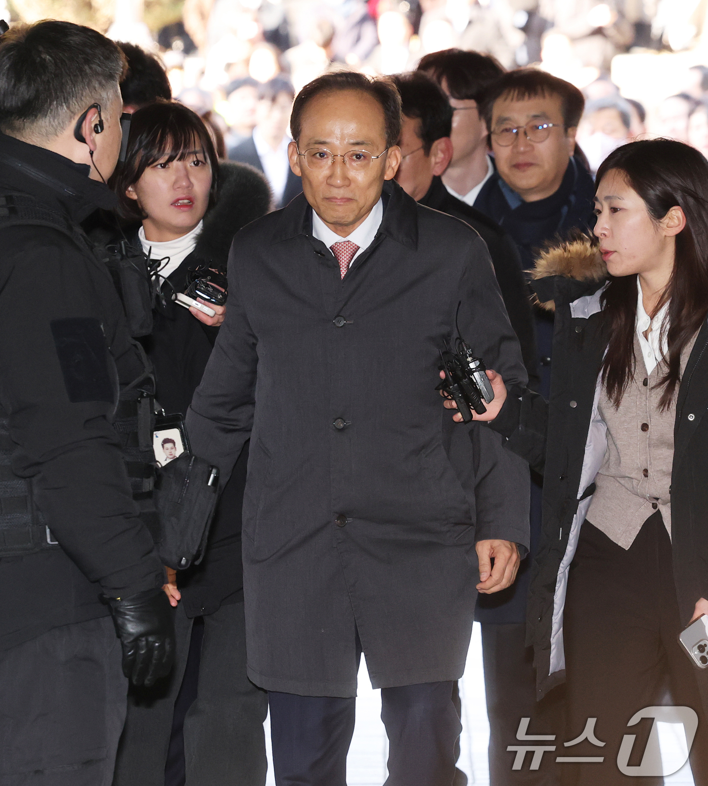 (서울=뉴스1) 오대일 기자 = 12·3 비상계엄 해제 요구안 표결 방해 의혹을 받는 추경호 국민의힘 의원이 2일 오후 서울 서초구 서울중앙지법에서 열린 구속 전 피의자 심문(영장 …