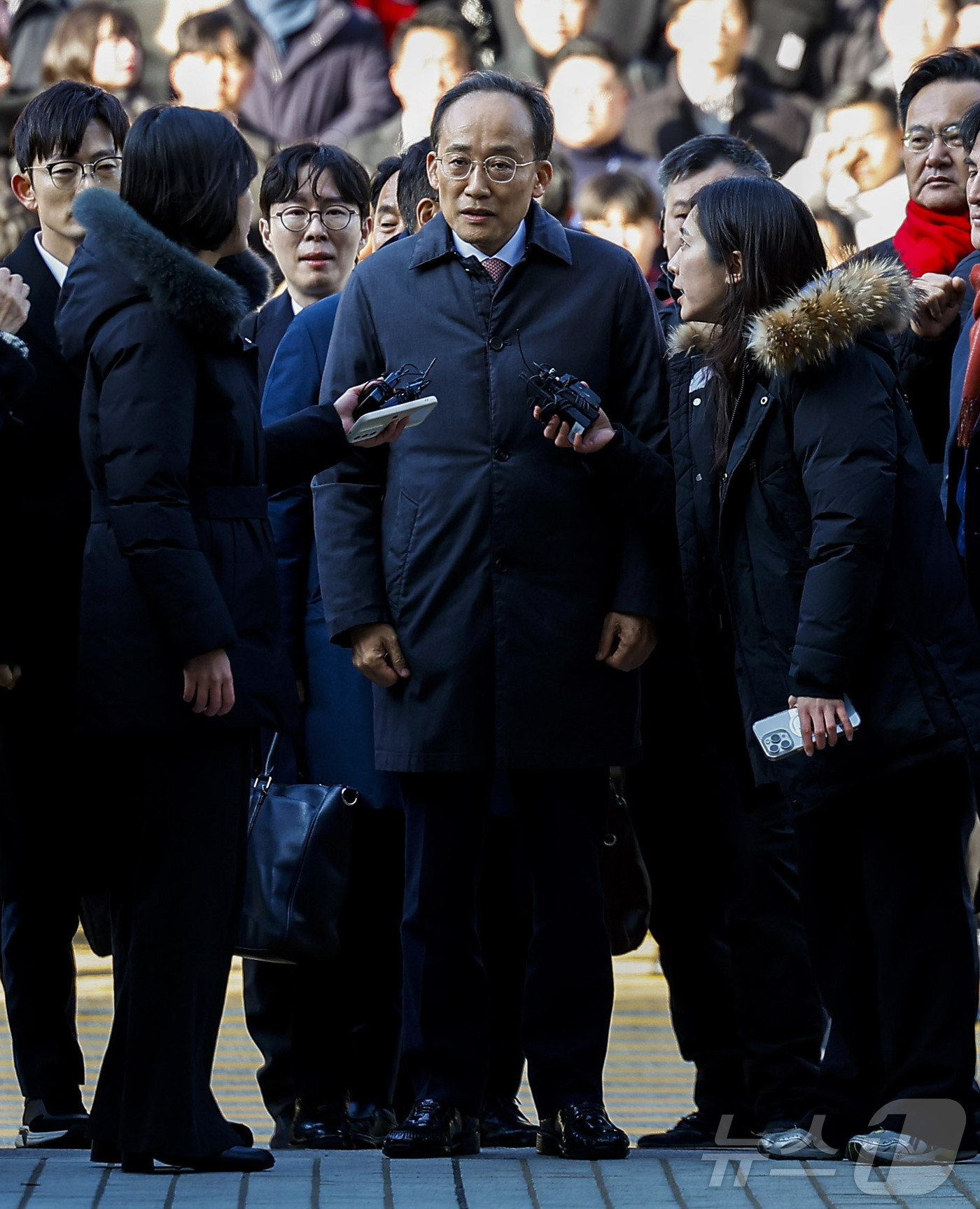 (서울=뉴스1) 오대일 기자 = 국회의 12·3 비상계엄 해제 의결 방해 의혹을 받는 추경호 전 국민의힘 원내대표가 2일 서울 서초구 서울중앙지방법원에서 열린 영장실질심사에 출석하 …