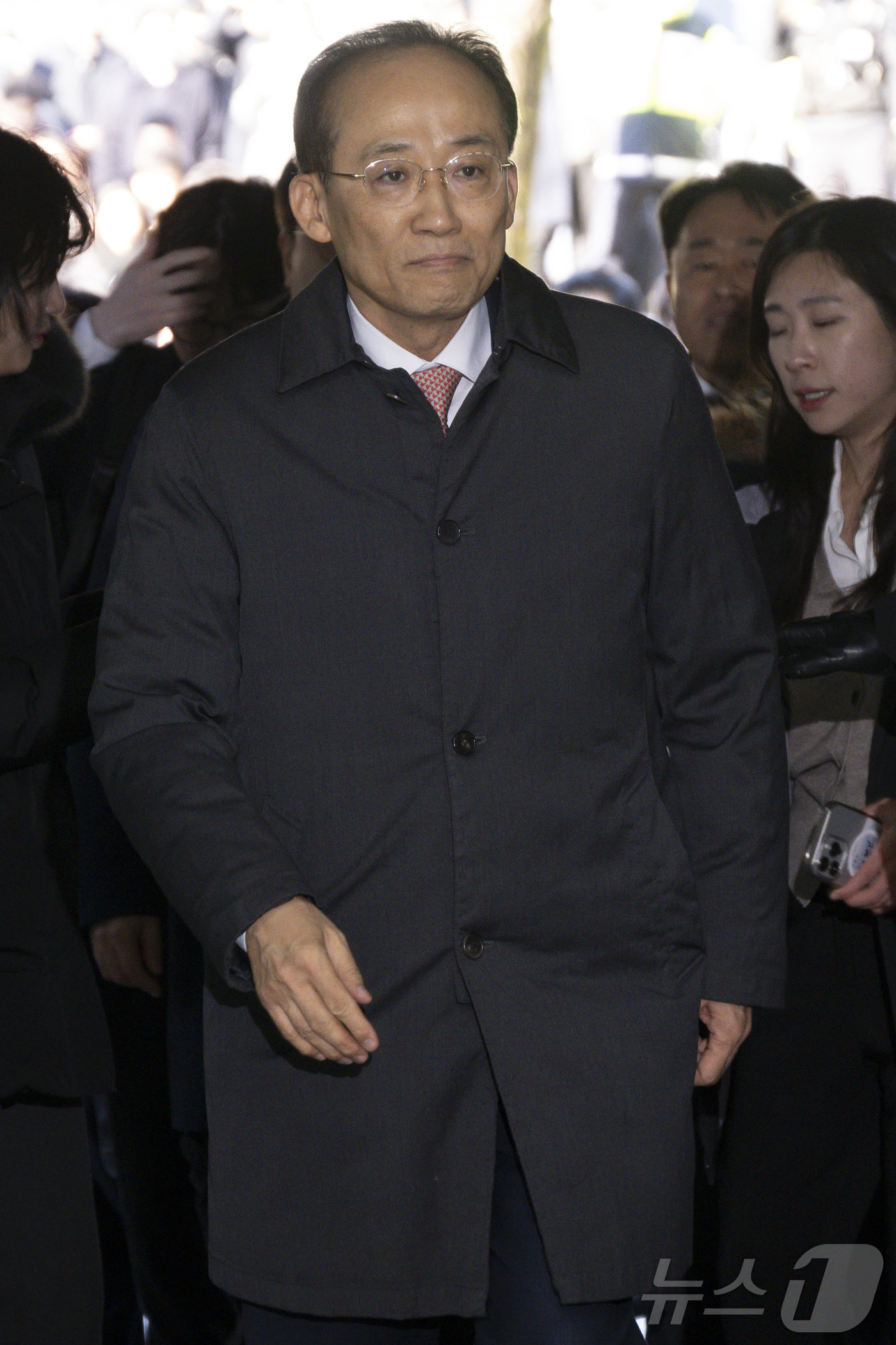 (서울=뉴스1) 오대일 기자 = 계엄 해제 표결 방해 혐의를 받는 추경호 국민의힘 전 원내대표가 2일 서울 서초구 서울중앙지방법원에서 열린 구속 전 피의자심문(영장실질심사)에 출석 …