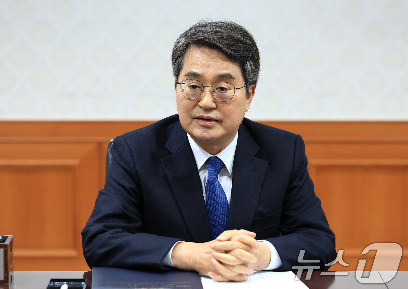 (서울=뉴스1) 임세영 기자 = 김동연 경기도지사가 2일 서울 종로구 정부서울청사에서 열린 생활폐기물 직매립 금지 관련 업무협약 체결식에서 발언을 하고 있다. 2025.12.2/뉴 …