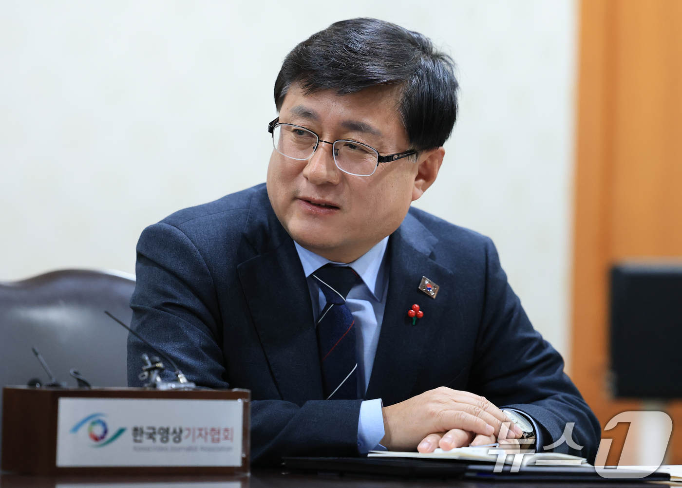 (서울=뉴스1) 임세영 기자 = 김성환 기후에너지부 장관이 2일 서울 종로구 정부서울청사에서 열린 생활폐기물 직매립 금지 관련 업무협약 체결식에서 발언을 하고 있다. 2025.12 …