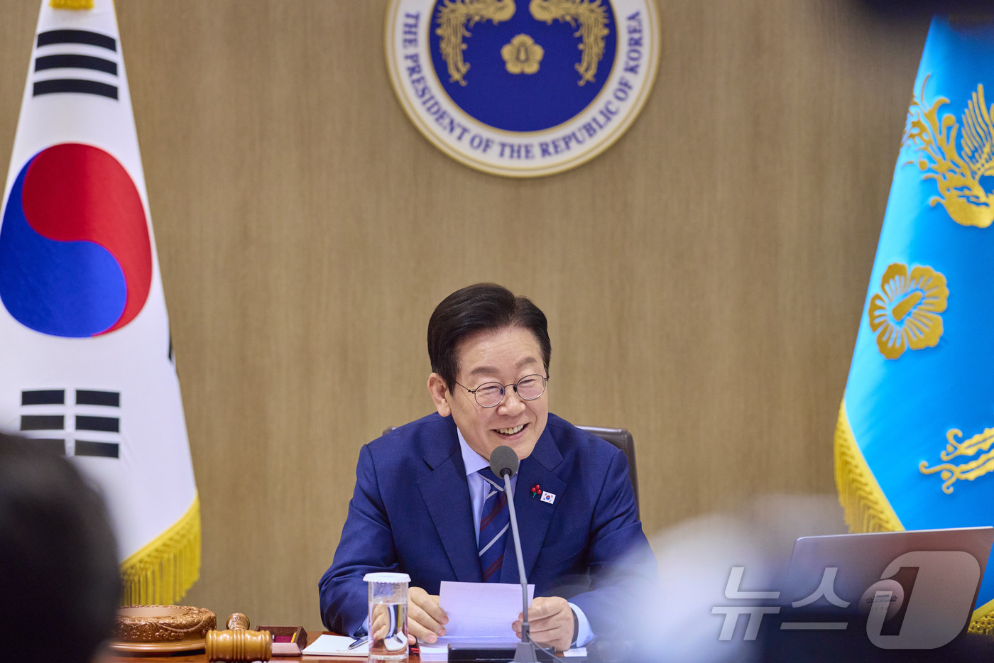 (서울=뉴스1) 이재명 기자 = 이재명 대통령이 2일 서울 용산 대통령실 청사에서 열린 국무회의에서 발언하고 있다. (대통령실 제공. 재판매 및 DB 금지)  2025.12.2/뉴 …