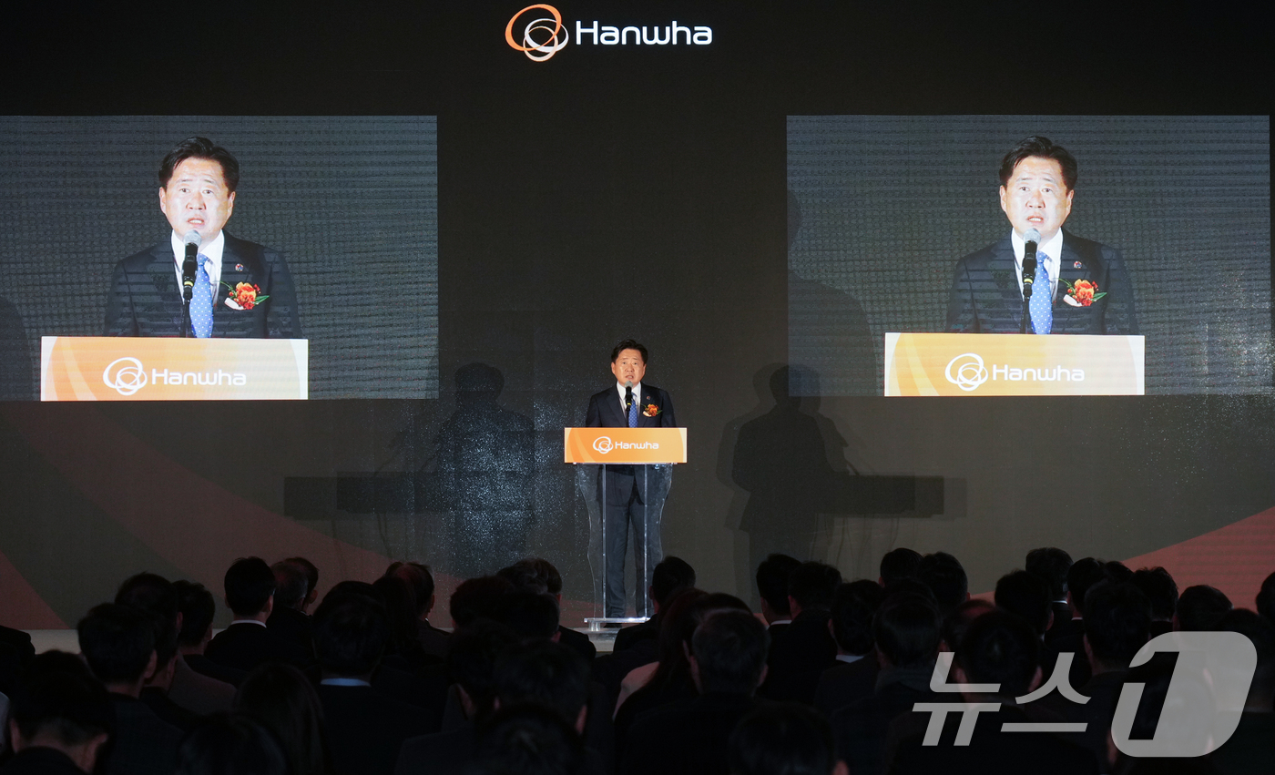 (제주=뉴스1) 고동명 기자 = 2일 제주 서귀포시 하원동 하원테크노캠퍼스에서 열린 한화 제주우주센터 준공식에서 오영훈 제주지사가 축사를 하고 있다(제주도 제공. 재판매 및 DB금 …