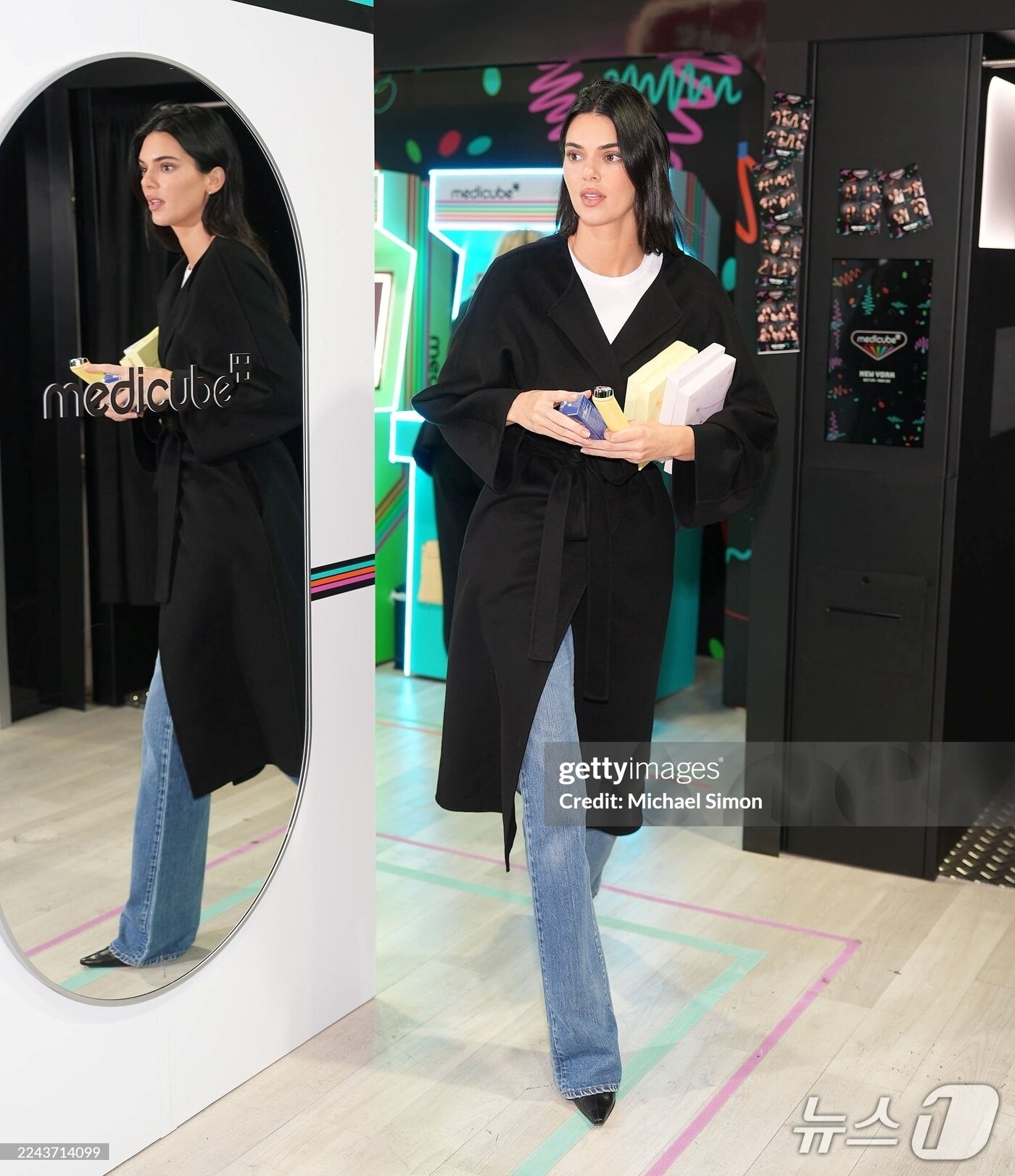 본문 이미지 - 메디큐브 미국 뉴욕 팝업스토어 현장을 찾은 켄달 제너 &#40;게티이미지&#41;