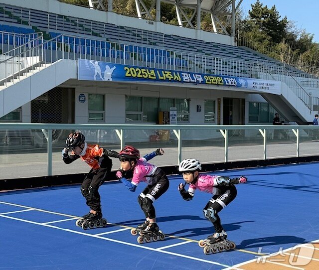 본문 이미지 - &#39;2025 학교 밖 청소년 학생스포츠클럽 대회&#39;에서 학생들이 인라인 경기 출발 신호를 기다리고 있다. &#40;전남도교육청 제공, 재판매 및 DB 금지&#41;/뉴스1 