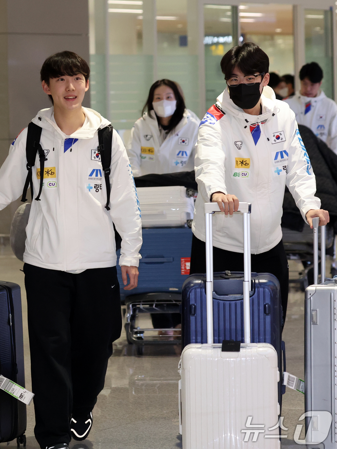 (인천공항=뉴스1) 김명섭 기자 = 2일 인천공항으로 쇼트트랙 국가대표팀이 귀국하고 있다.네덜란드 도르드레흐트의 스포르트불레바르에서 열린 2025-2026 국제빙상경기연맹(ISU) …