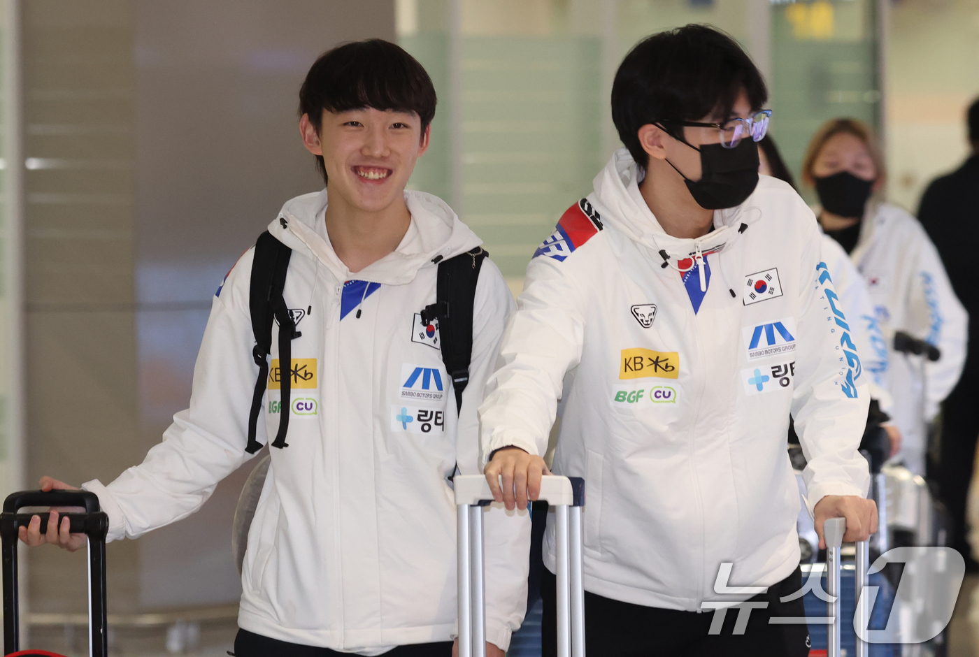 (인천공항=뉴스1) 김명섭 기자 = 2일 인천공항으로 쇼트트랙 국가대표팀이 귀국하고 있다.네덜란드 도르드레흐트의 스포르트불레바르에서 열린 2025-2026 국제빙상경기연맹(ISU) …