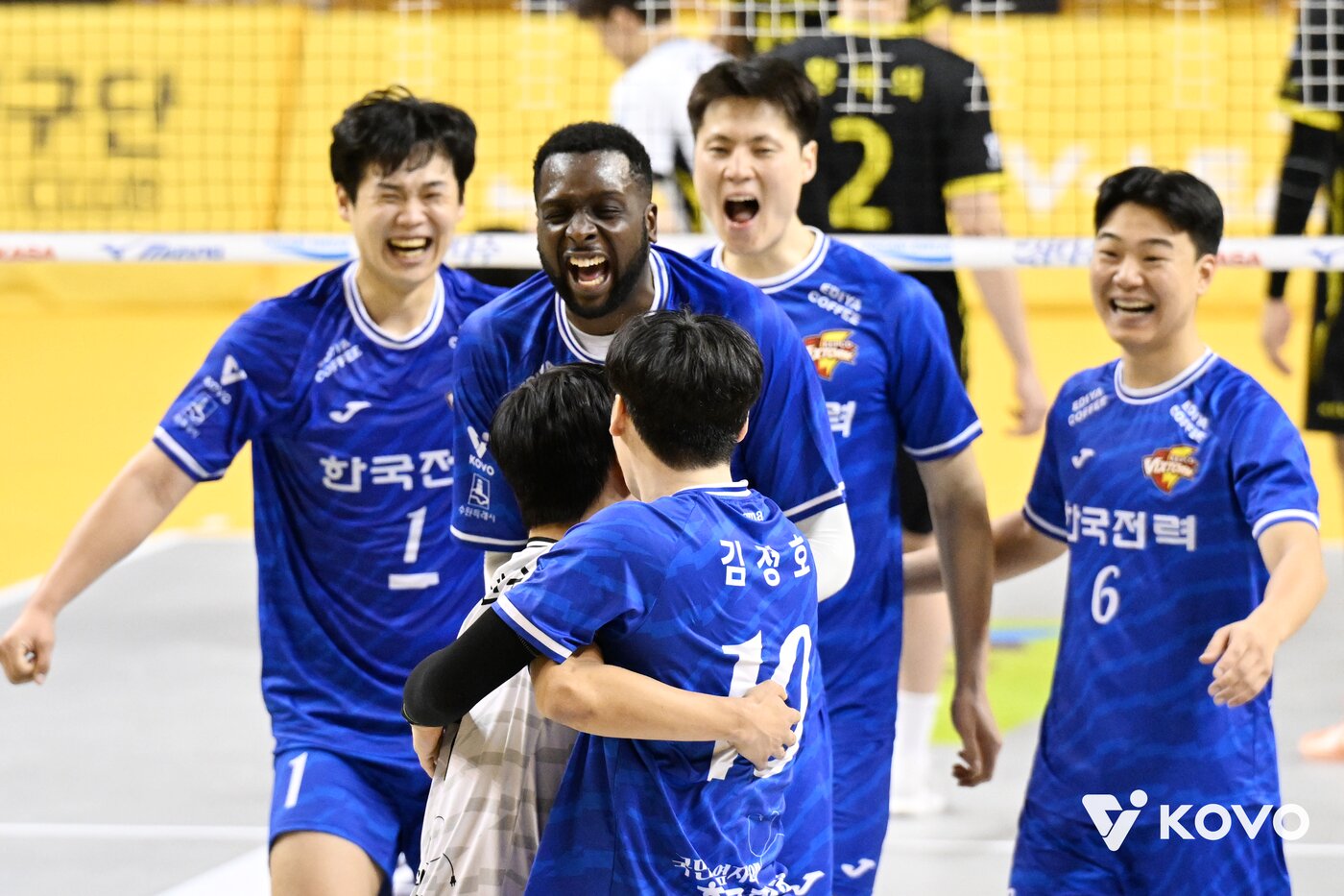 본문 이미지 - 한국전력 선수들. (KOVO 제공)