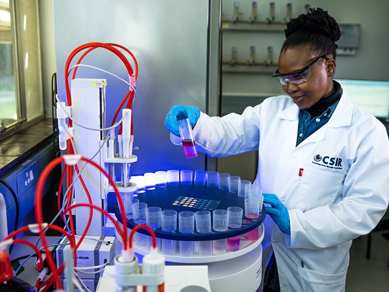 본문 이미지 - 남아공 CSIR 생분해성 테스트 시설. CSIR은 남아공 과학기술혁신부 산하 국책 연구기관이다.&#40;CSIR 제공&#41;/한국과학기자협회 공동취재단