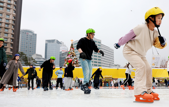 '씽씽' 바람을 가르며 스케이팅