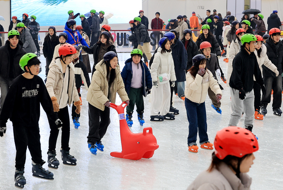 온화한 날씨에 즐기는 스케이팅